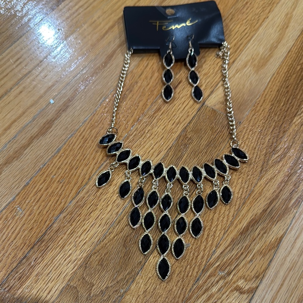 Black and Gold Jewelry Set